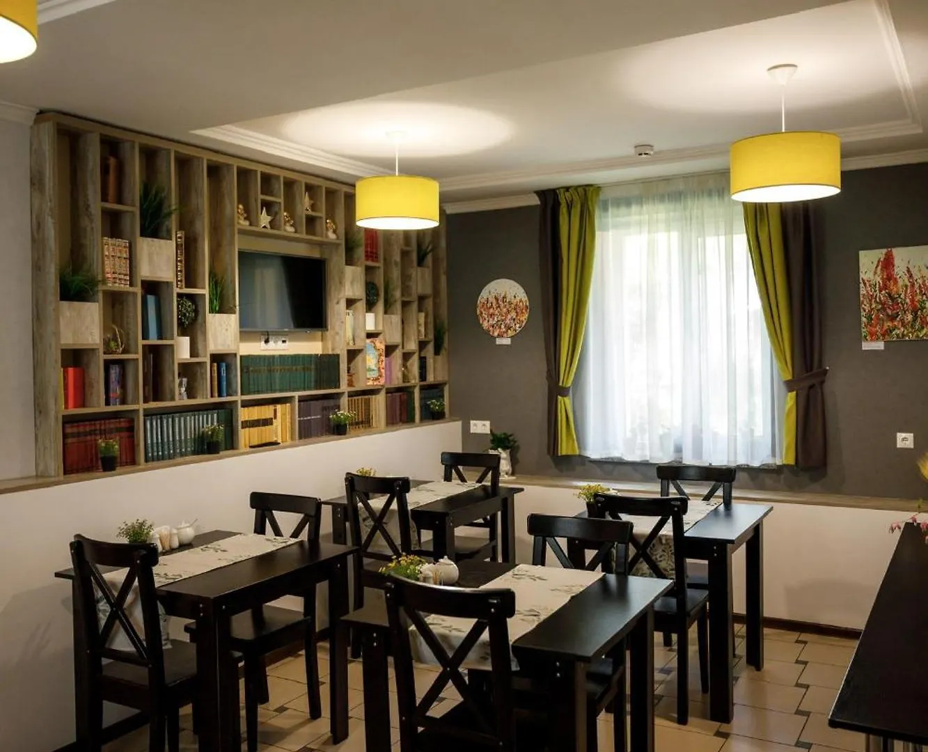 Sunny Hotel Lviv 3*,