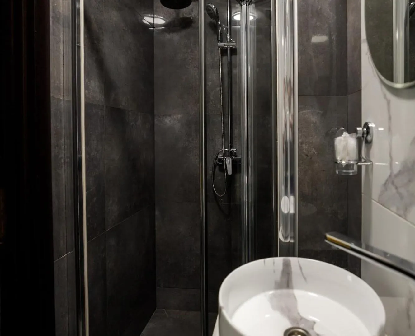 Sunny Hotel Lviv